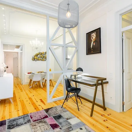 Whome Luxury In Prime Location W/ Ac, Lift & Private Patio * リスボン