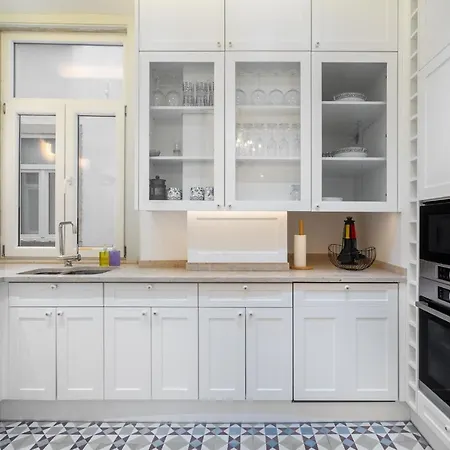 Whome Luxury In Prime Location W/ Ac, Lift & Private Patio リスボン