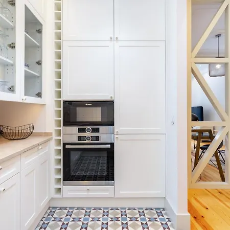 Appartement Whome Luxury In Prime Location W/ Ac, Lift & Private Patio Lissabon