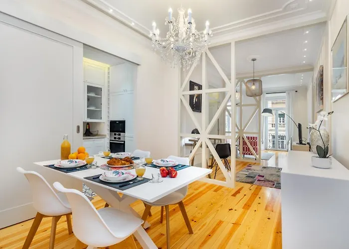 Whome Luxury In Prime Location W/ Ac, Lift & Private Patio