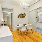 Апартаменты Whome Luxury In Prime Location W/ Ac, Lift & Private Patio