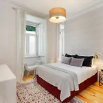 Апартаменты Whome Luxury In Prime Location W/ Ac, Lift & Private Patio Лиссабон