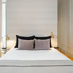 Whome Luxury In Prime Location W/ Ac, Lift & Private Patio Лиссабон