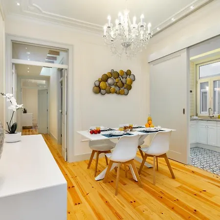 Apartment Whome Luxury In Prime Location W/ Ac, Lift & Private Patio